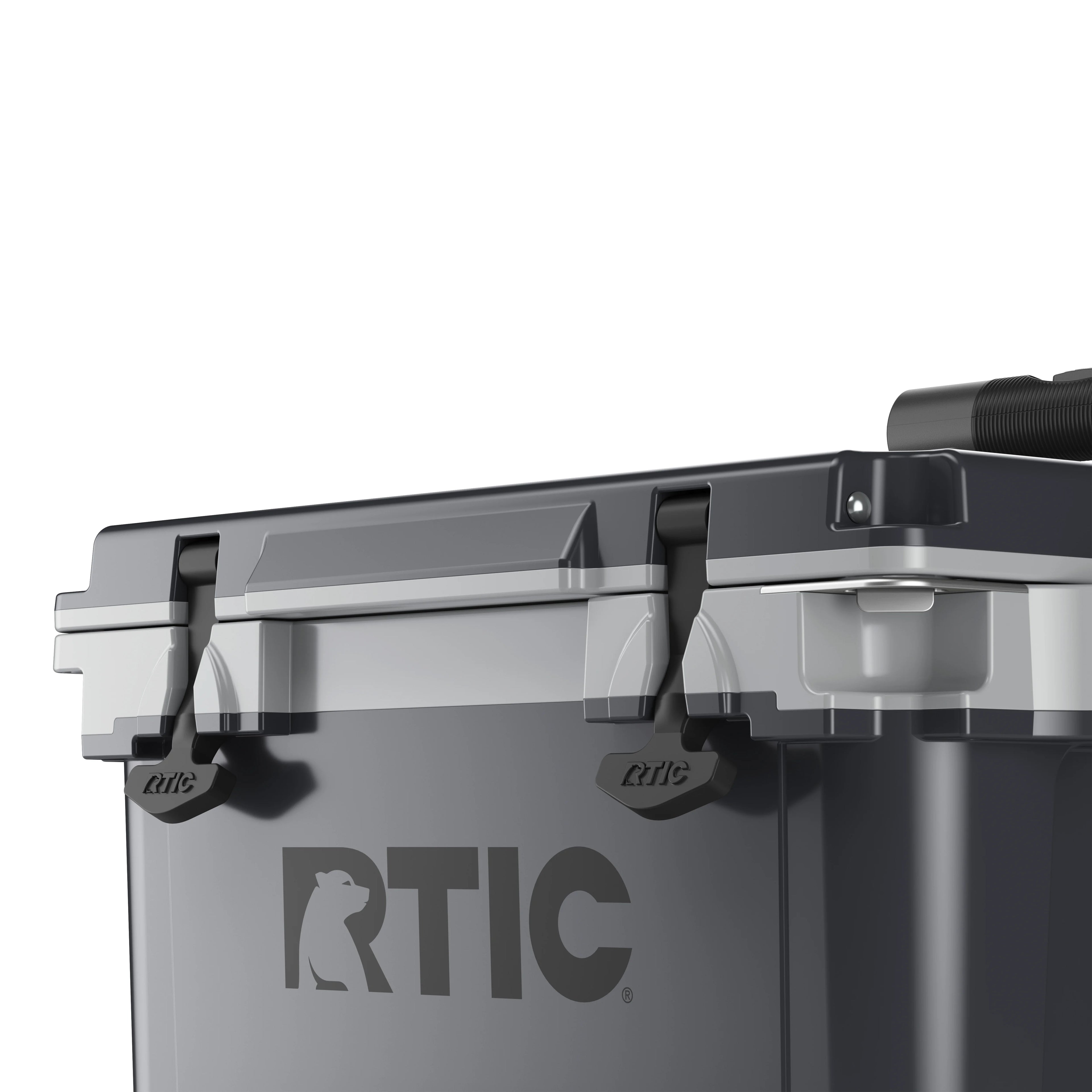 22 QT Ultra-Light Wheeled Cooler