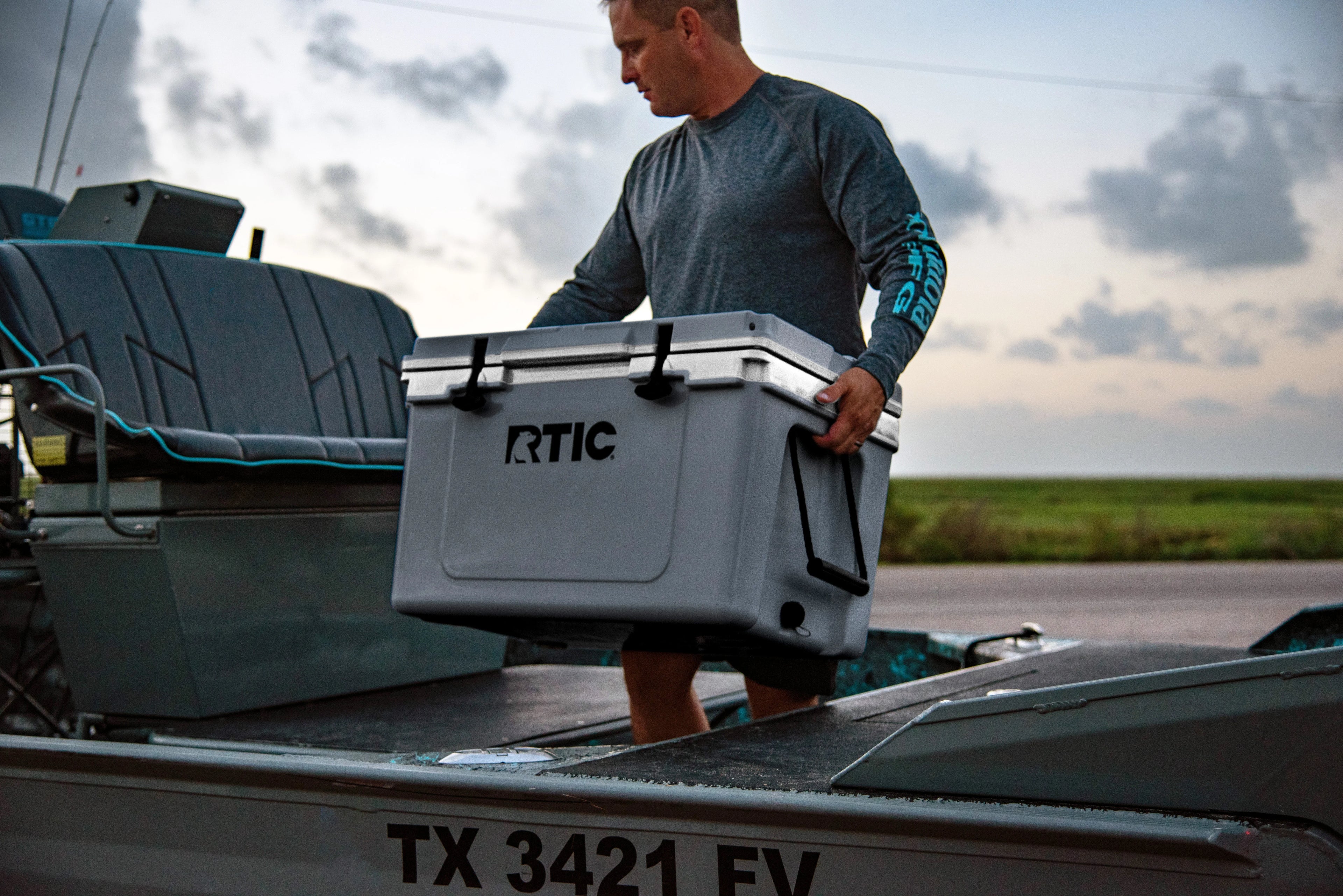 52 QT Ultra-Light Cooler