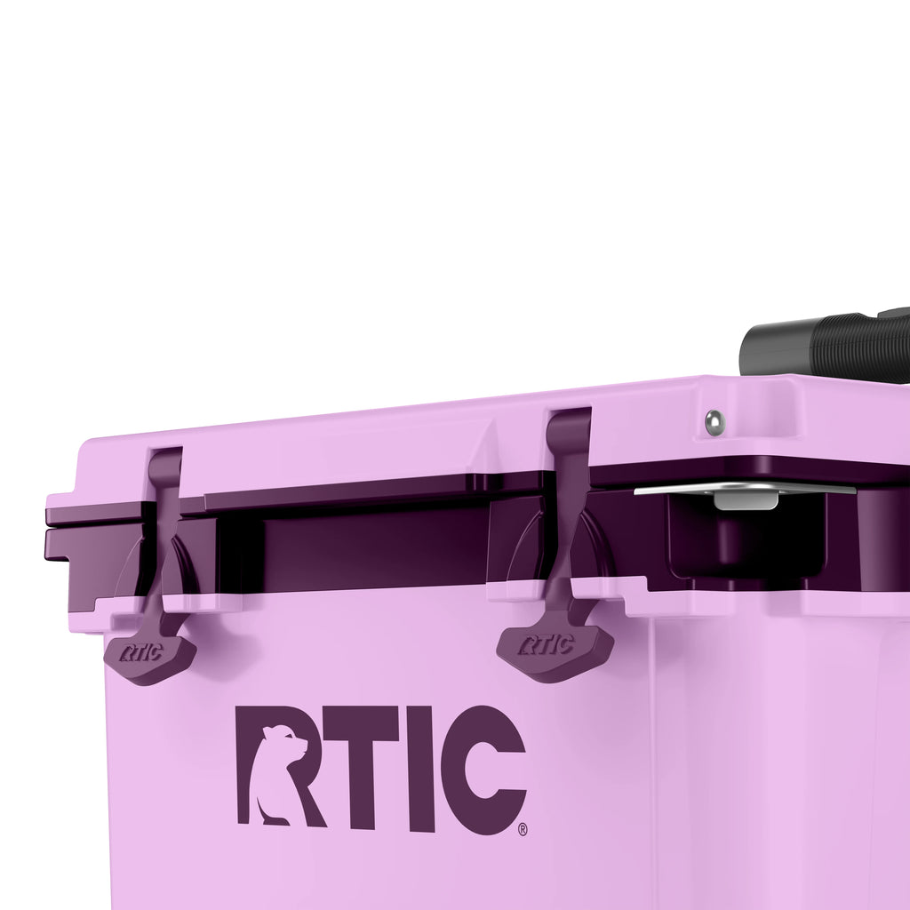 22 QT Ultra-Light Wheeled Cooler